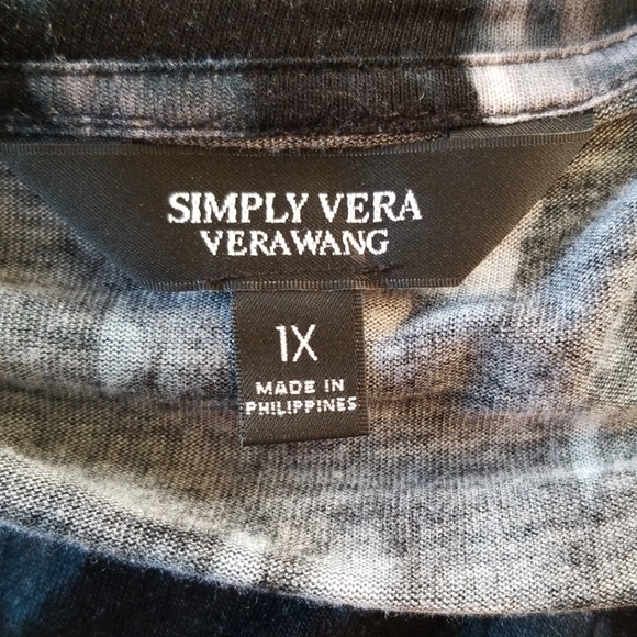 A31 - Simply Vera by Vera Wang 3/4" sleeve top - Picture 4 of 6